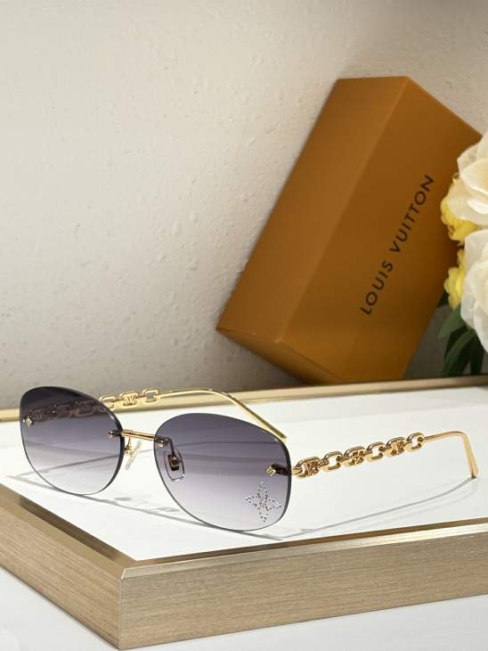Picture of Louis Vuitton Sunglasses _SKUfw76146094fw